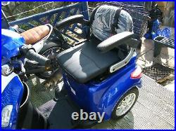 Green Power Zt500 blue 3 wheel mobility scooter. Used for one month only from new