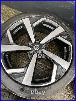 Nissan qashqai alloy wheels 19 Only Covered 200 Miles From New