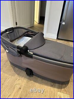 Silver cross reef pram